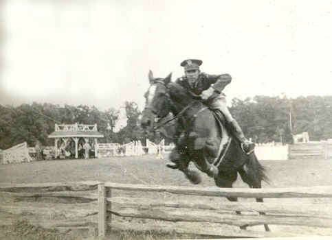 part11_horsejumping_PipingRock1937PatrolmanBurke2e.jpg (48693 bytes)